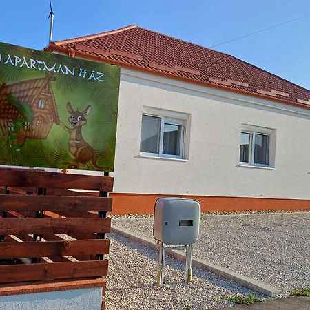 Mini Zoo Apartman Надьканижа Экстерьер фото